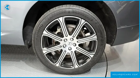 VOLVO XC60 B6 INSCIRTION
