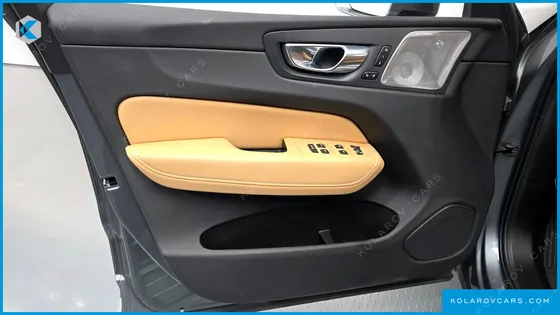 VOLVO XC60 B6 INSCIRTION