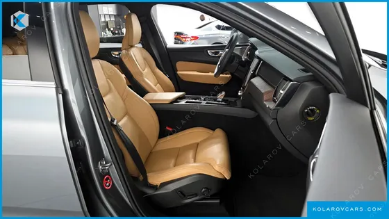 VOLVO XC60 B6 INSCIRTION