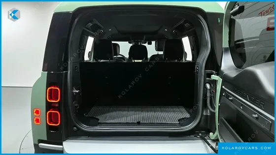LAND ROVER DEFENDER 110 D300 75TH EDITION