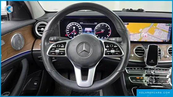 MERCEDES E-CLASS E300 4MATIC EXCLUSIVE