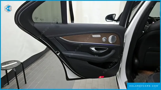 MERCEDES E-CLASS E300 4MATIC EXCLUSIVE