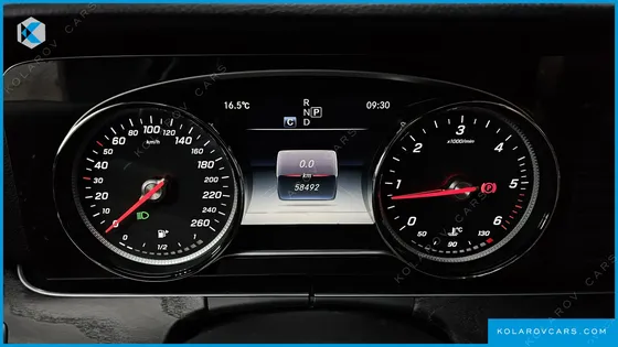 MERCEDES E-CLASS E220D AVANTGARDE