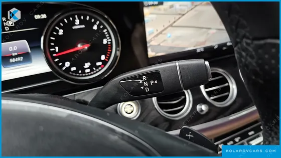 MERCEDES E-CLASS E220D AVANTGARDE