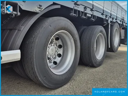 HYUNDAI EXCEED 8X4