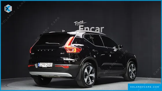 VOLVO XC40 B4 ULTIMATE BRIGHT