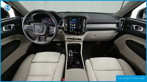 VOLVO XC40 B4 ULTIMATE BRIGHT