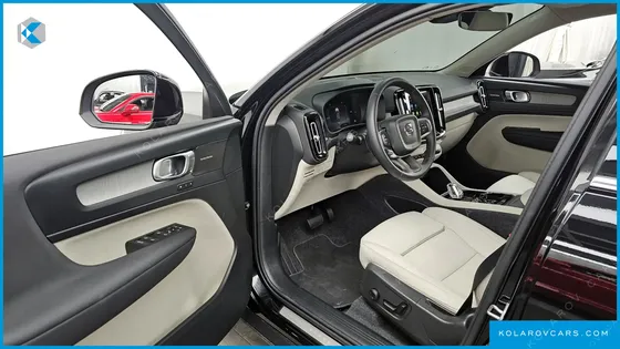 VOLVO XC40 B4 ULTIMATE BRIGHT