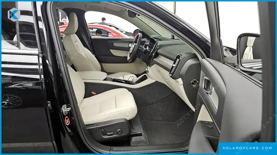 VOLVO XC40 B4 ULTIMATE BRIGHT