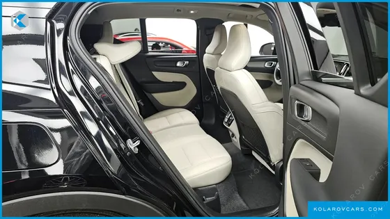 VOLVO XC40 B4 ULTIMATE BRIGHT