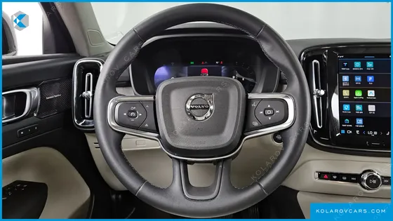 VOLVO XC40 B4 ULTIMATE BRIGHT