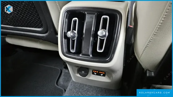 VOLVO XC40 B4 ULTIMATE BRIGHT