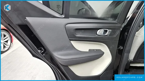VOLVO XC40 B4 ULTIMATE BRIGHT