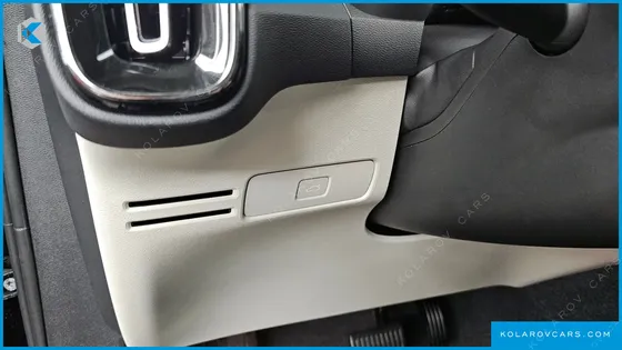 VOLVO XC40 B4 ULTIMATE BRIGHT