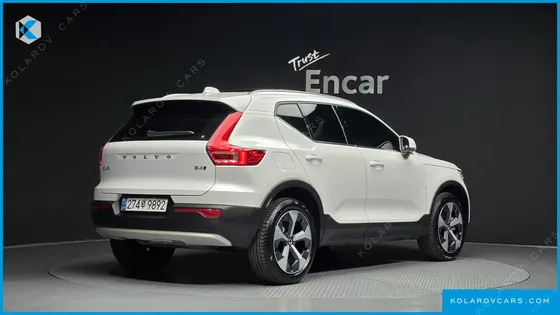 VOLVO XC40 B4 ULTRA BRIGHT