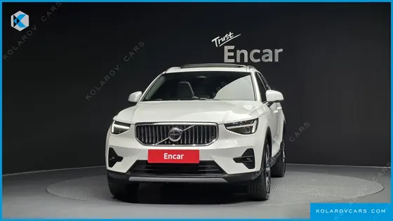 VOLVO XC40 B4 ULTRA BRIGHT