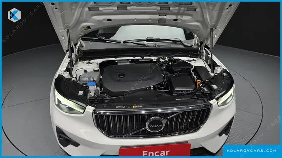 VOLVO XC40 B4 ULTRA BRIGHT