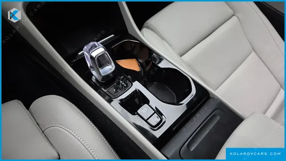VOLVO XC40 B4 ULTRA BRIGHT