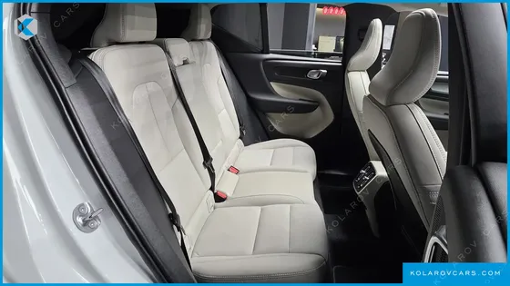 VOLVO XC40 B4 ULTRA BRIGHT