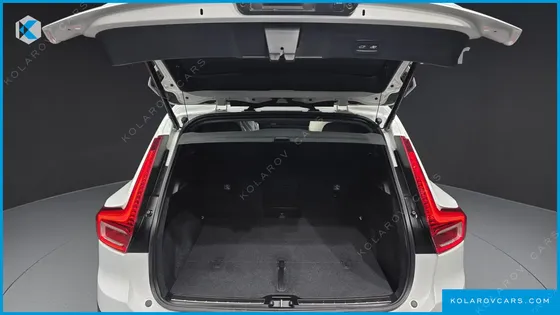 VOLVO XC40 B4 ULTRA BRIGHT