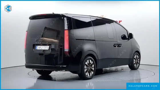 HYUNDAI STARIA 4WD LOUNGE 7-SEATER