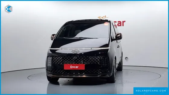 HYUNDAI STARIA 4WD LOUNGE 7-SEATER