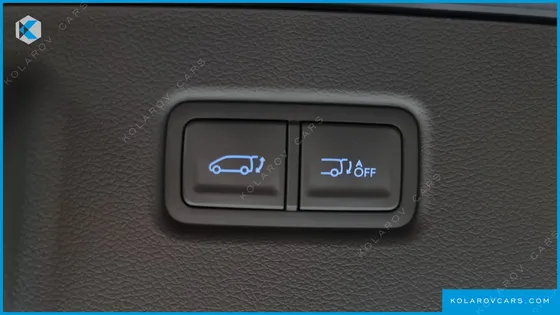 HYUNDAI STARIA 4WD LOUNGE 7-SEATER