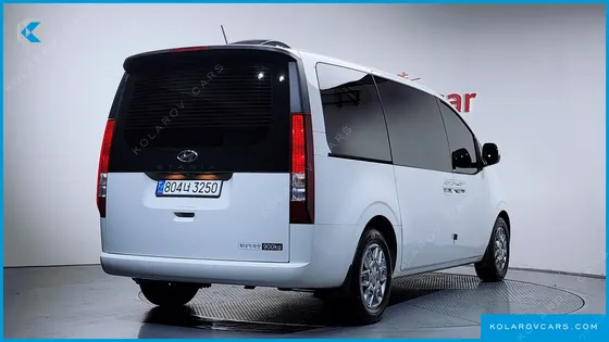 HYUNDAI STARIA CARGO 3-SEATER