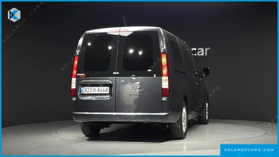 HYUNDAI STARIA L3.5 CARGO 5-SEATER