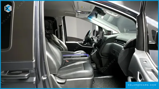 HYUNDAI STARIA L3.5 CARGO 5-SEATER