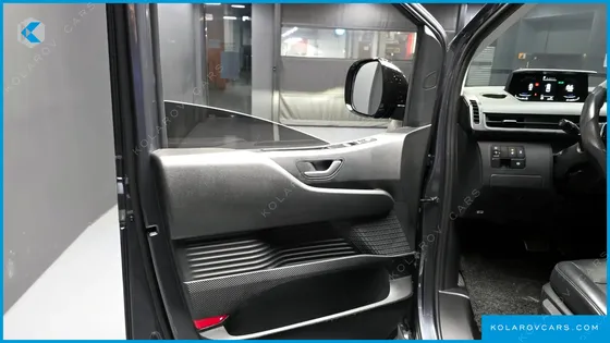 HYUNDAI STARIA L3.5 CARGO 5-SEATER