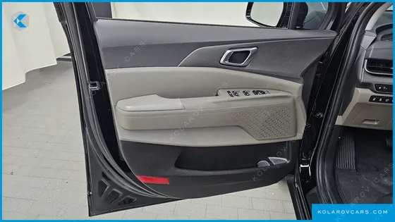 KIA CARNIVAL HEV 9SEATER NOBLESS