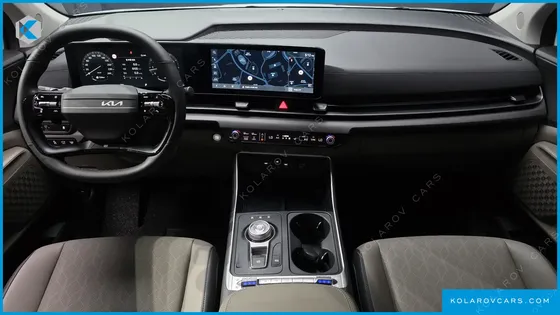 KIA CARNIVAL GASOLINE 9-SEATER PRESTIGE