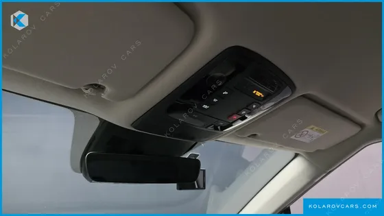 KIA CARNIVAL GASOLINE 9-SEATER PRESTIGE