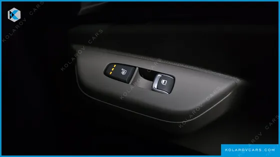 KIA CARNIVAL GASOLINE 9-SEATER PRESTIGE