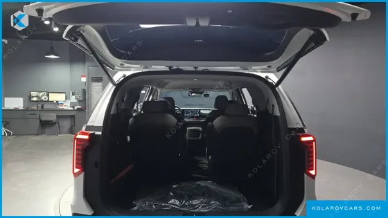 KIA CARNIVAL GASOLINE 9-SEATER PRESTIGE