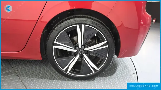 PEUGEOT 308 1.2 HYBRID GT