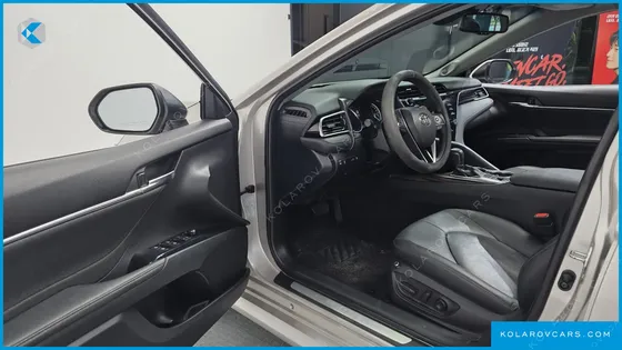 TOYOTA CAMRY 2.5 XLE HYBRID