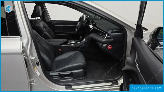 TOYOTA CAMRY 2.5 XLE HYBRID