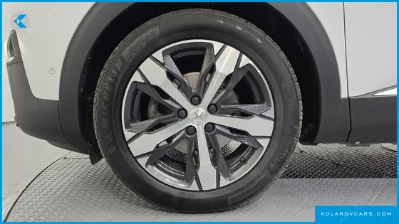 PEUGEOT 5008 1.5 BLUEHDI GT LINE