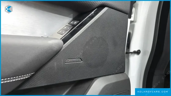 LAND ROVER RANGE ROVER VELAR 2.0 P250 R-DYNAMIC SE