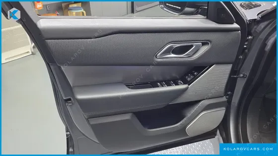 LAND ROVER RANGE ROVER VELAR 3.0 D300 R-DYNAMIC SE