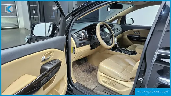 KIA CARNIVAL 9-SEATER NOBLESSE
