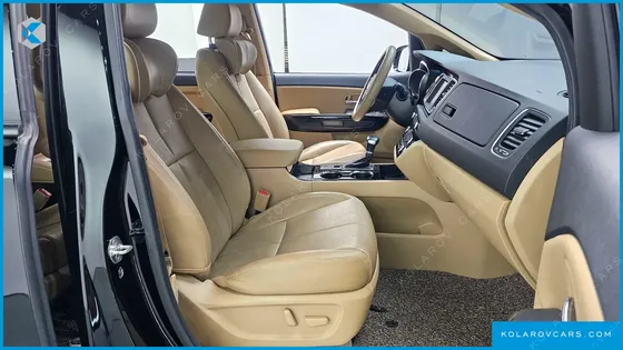 KIA CARNIVAL 9-SEATER NOBLESSE
