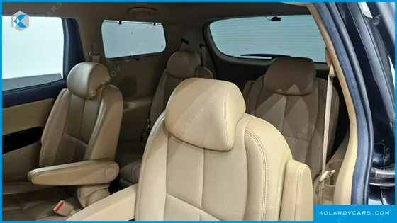 KIA CARNIVAL 9-SEATER NOBLESSE