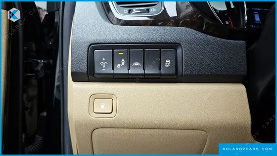 KIA CARNIVAL 9-SEATER NOBLESSE