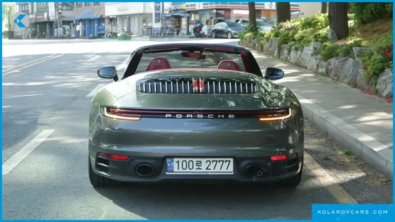 PORSCHE 911 CARRERA 4 CABRIOLET