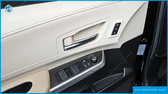 TOYOTA SIENNA 2.5 HYBRID AWD