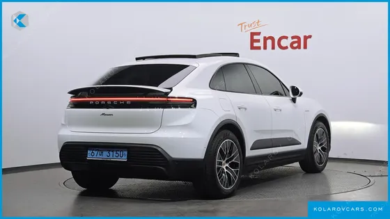 PORSCHE MACAN BASE