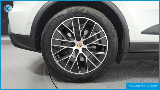 PORSCHE MACAN BASE